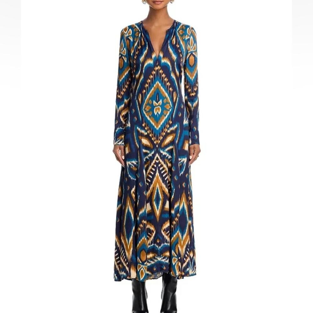 Farm Rio size medium new Ikat print long sleeve pineapple blue zipper satin